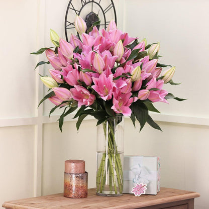 pink lilies bouquet - Officeflower