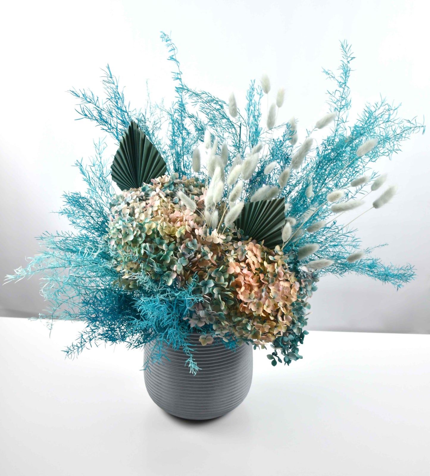 Blue dried flowers - officeflower